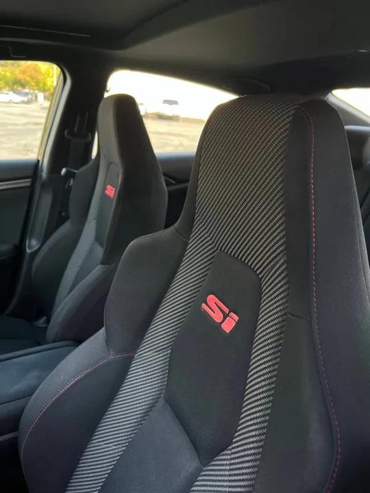2018 Honda Civic 10th Gen - Image 19 of 19