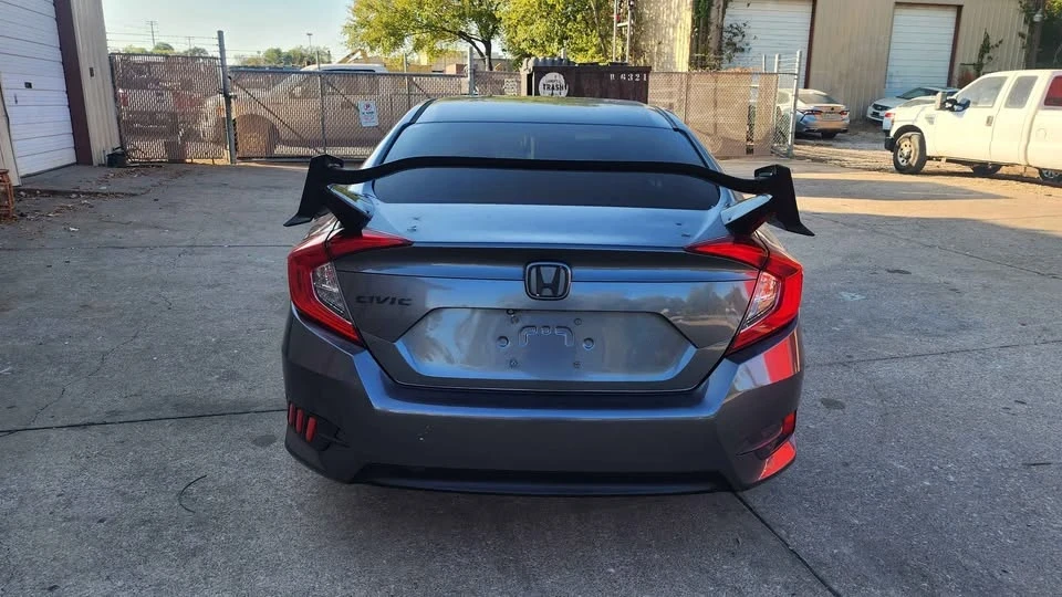 2018 Honda Civic 10th Gen - Image 5 of 12