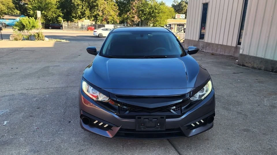 2018 Honda Civic 10th Gen - Image 2 of 12