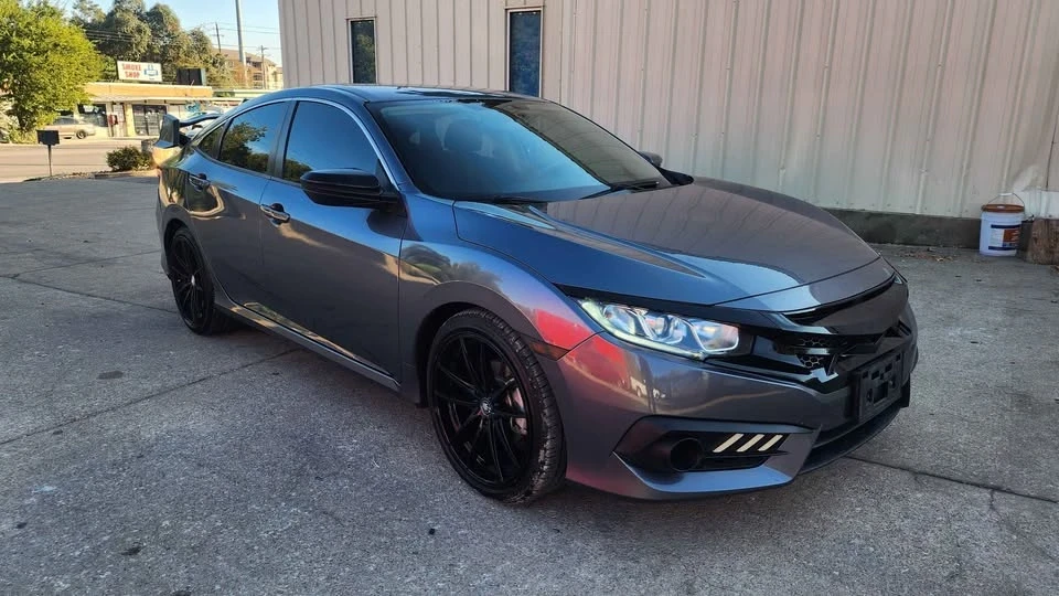 2018 Honda Civic 10th Gen - Image 3 of 12