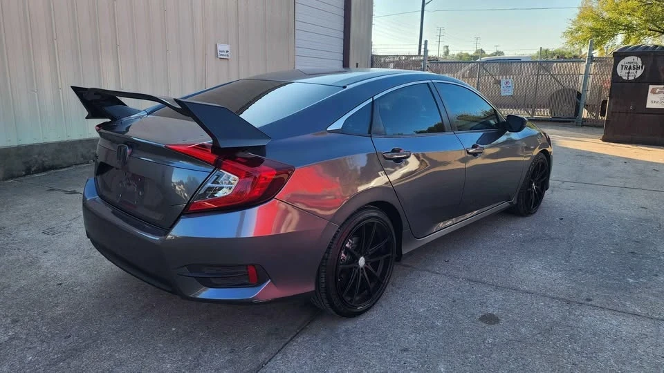 2018 Honda Civic 10th Gen - Image 4 of 12