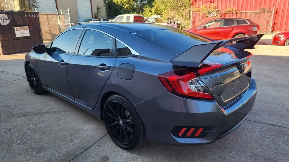 2018 Honda Civic 10th Gen - Image 6 of 12