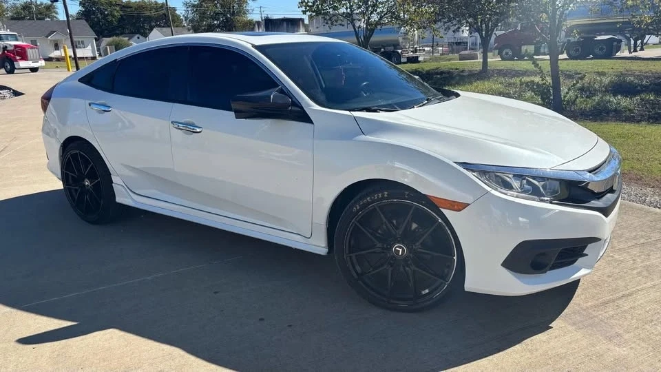 2018 Honda Civic 10th Gen - Image 6 of 7