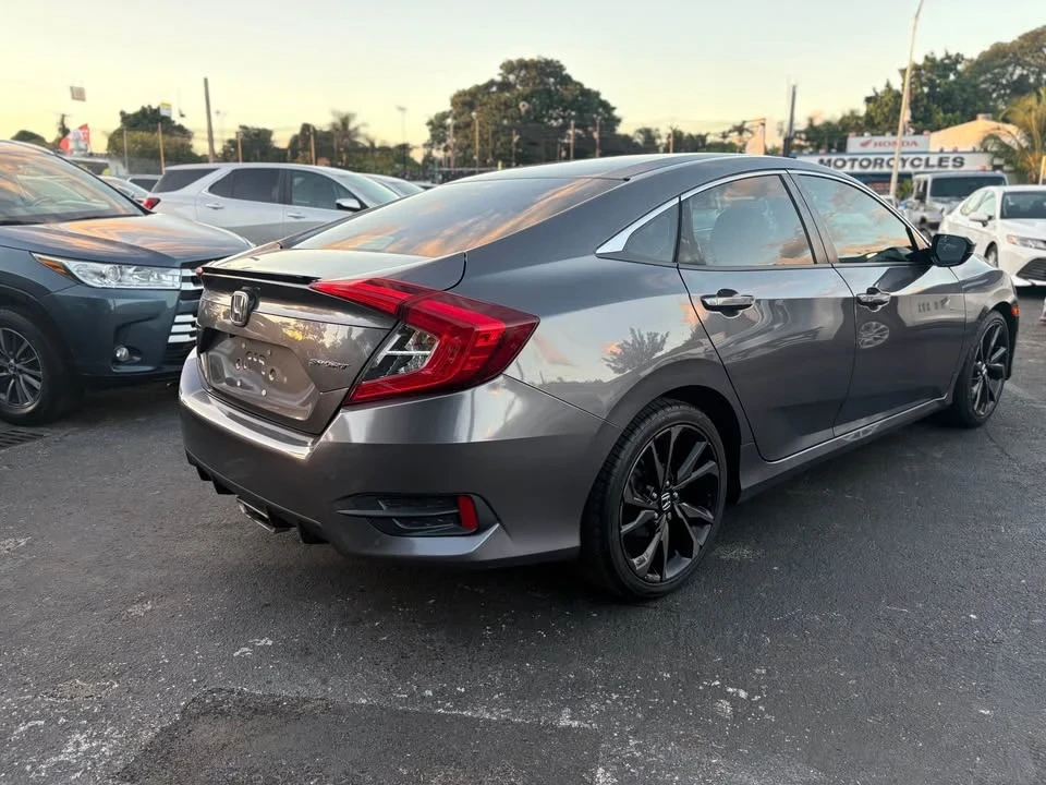 2018 Honda Civic 10th Gen - Image 5 of 15