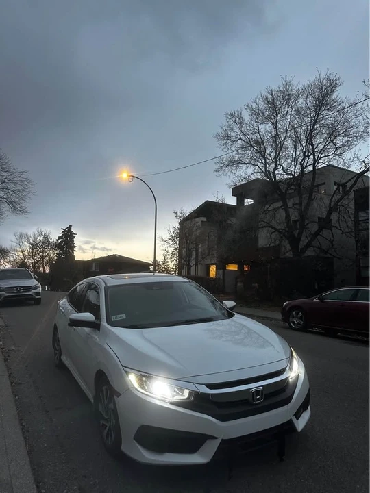2018 Honda Civic 10th Gen - Image 2 of 7