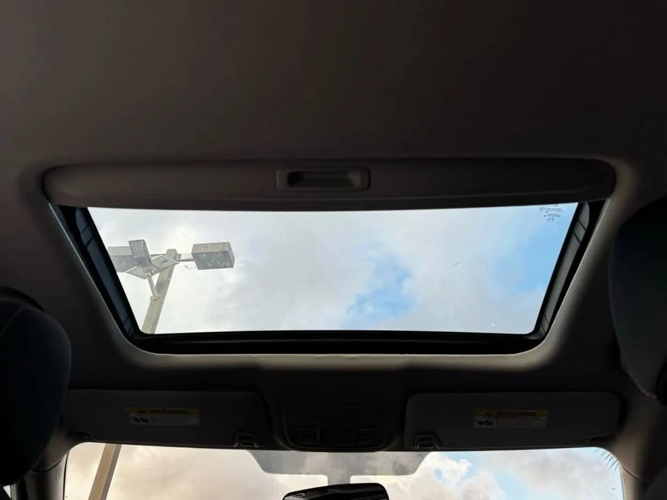 2018 Honda Civic 10th Gen - Image 5 of 15