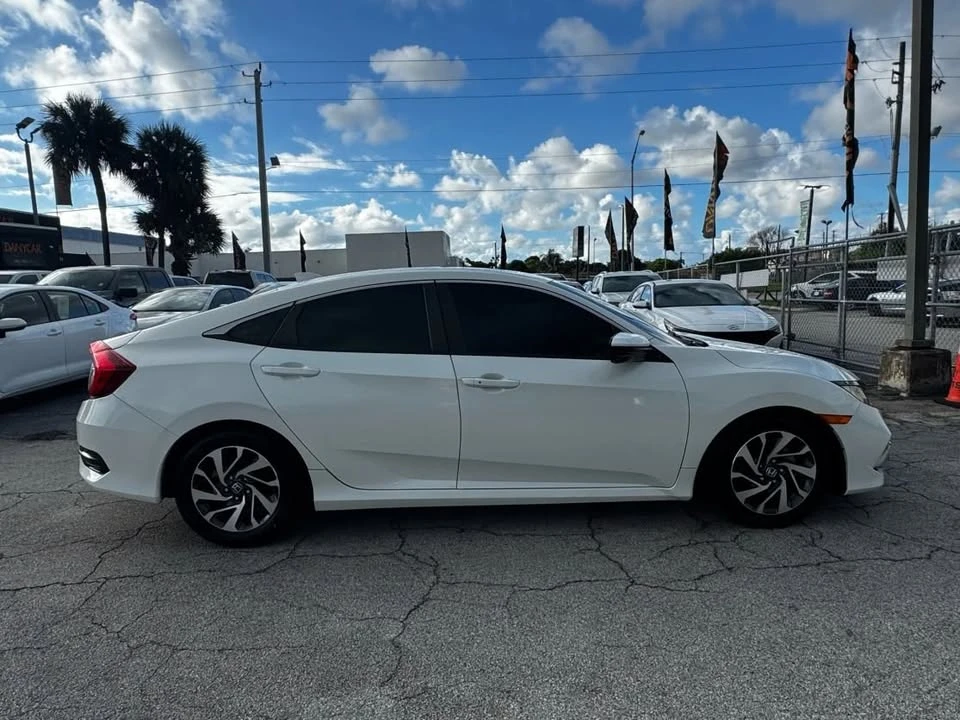 2018 Honda Civic 10th Gen - Image 7 of 15