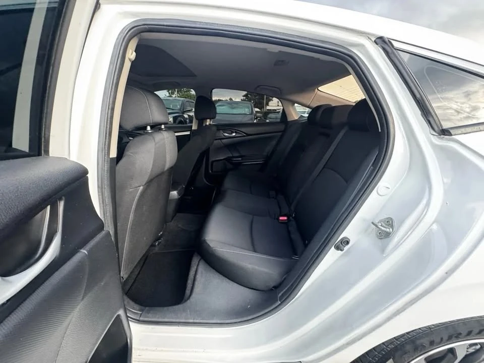 2018 Honda Civic 10th Gen - Image 9 of 15
