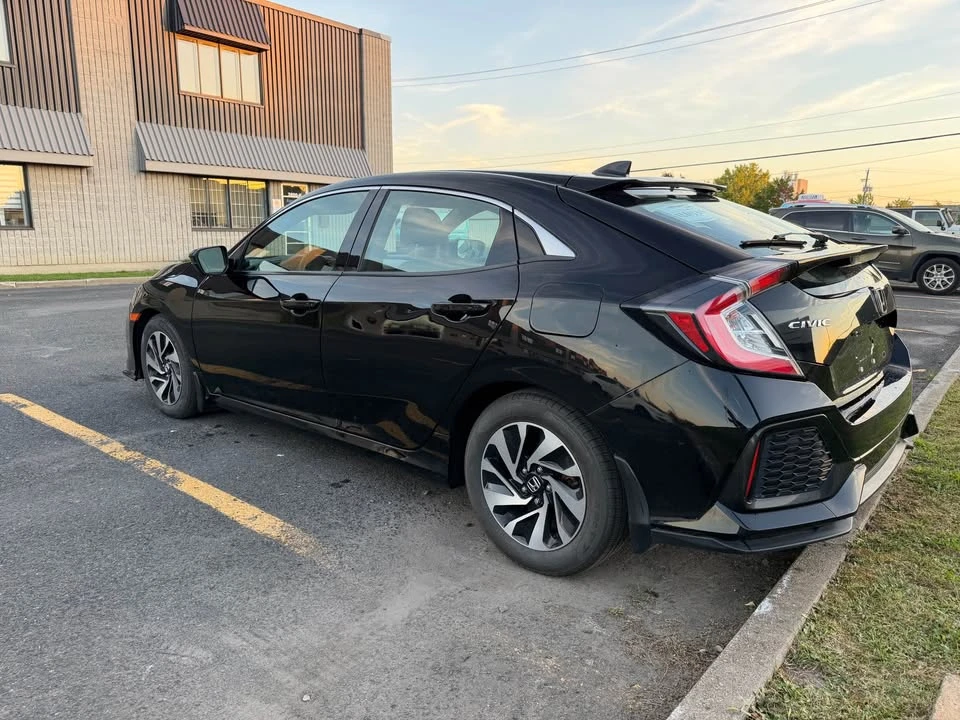 2018 Honda Civic 10th Gen - Image 6 of 12