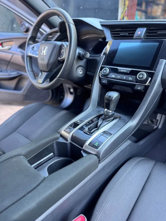 2018 Honda Civic 10th Gen - Image 11 of 12