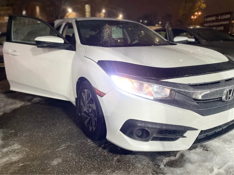 2018 Honda Civic 10th Gen - Image 6 of 10