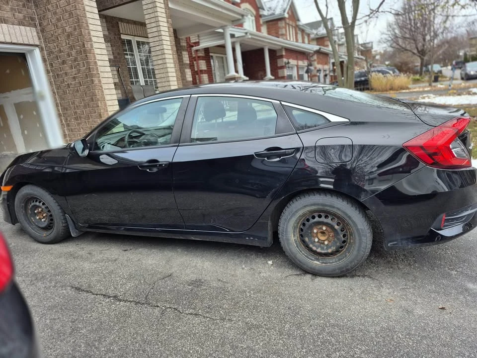 2018 Honda Civic 10th Gen - Image 10 of 12
