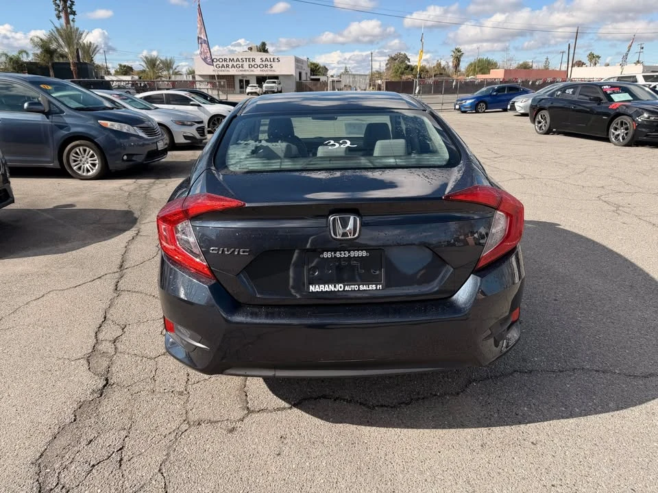 2018 Honda Civic 10th Gen - Image 5 of 9