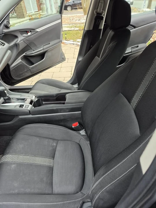 2018 Honda Civic 10th Gen - Image 9 of 12