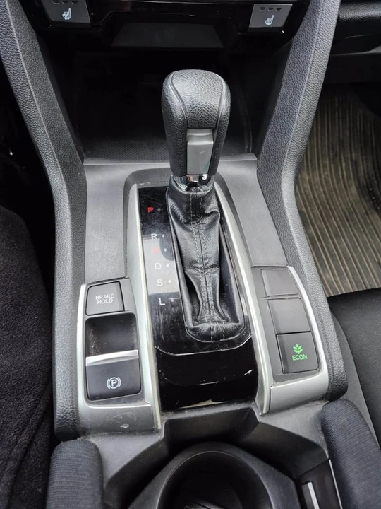 2018 Honda Civic 10th Gen - Image 4 of 12