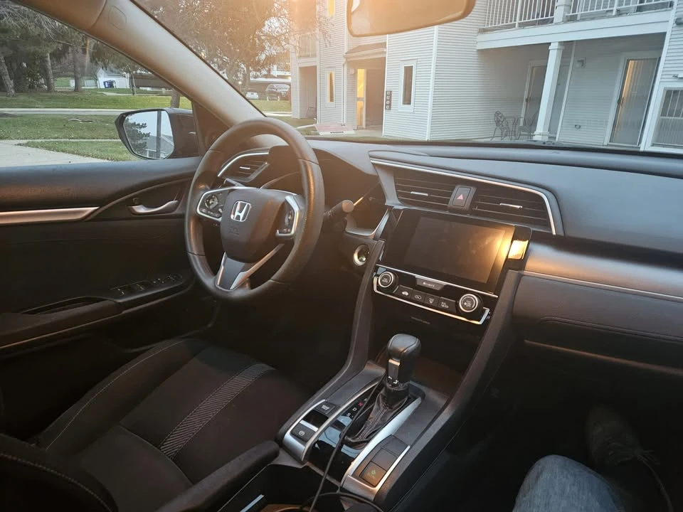2018 Honda Civic 10th Gen - Image 9 of 9