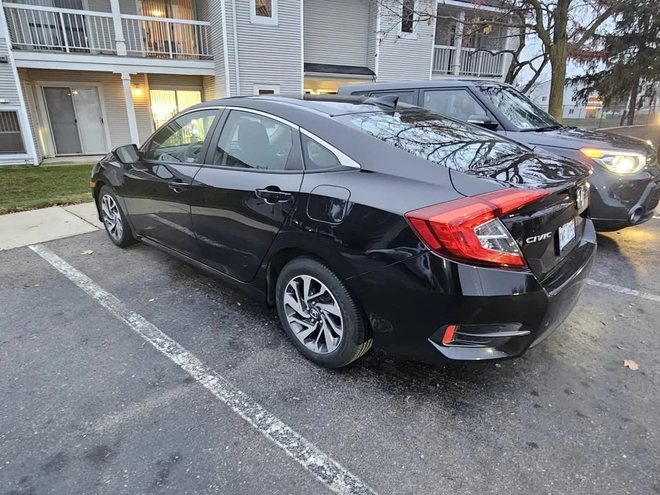 2018 Honda Civic 10th Gen - Image 2 of 9
