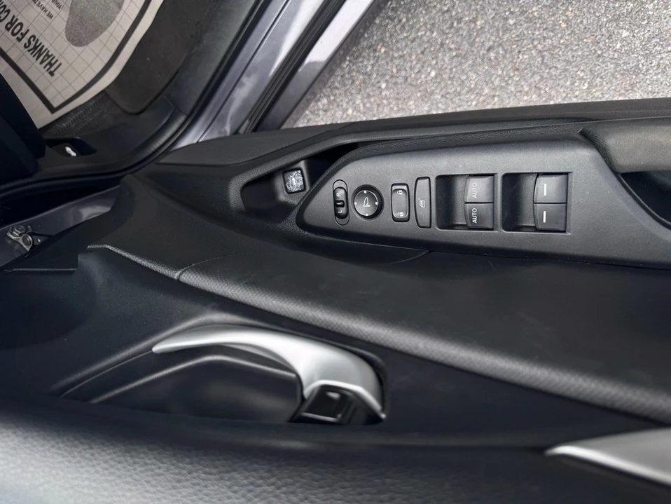 2018 Honda Civic 10th Gen - Image 17 of 19