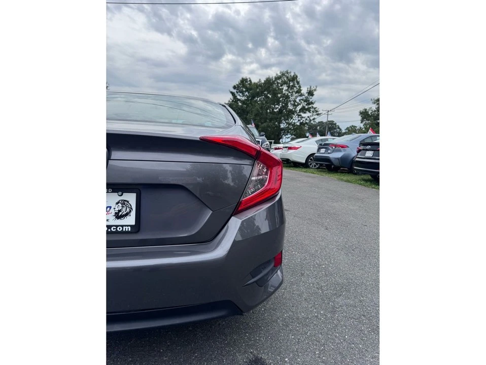 2018 Honda Civic 10th Gen - Image 7 of 19