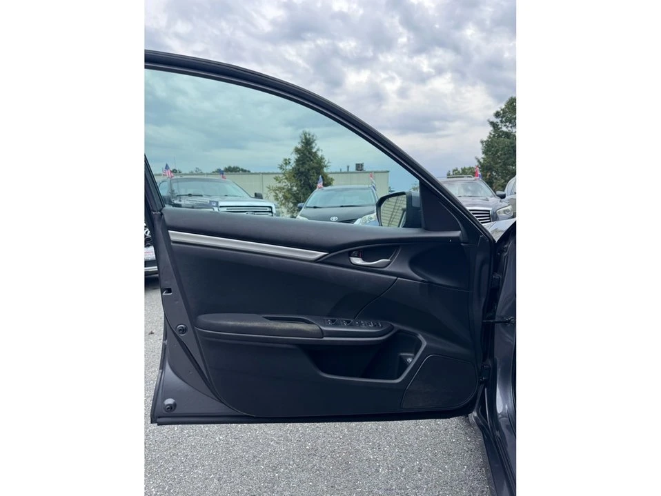 2018 Honda Civic 10th Gen - Image 11 of 19