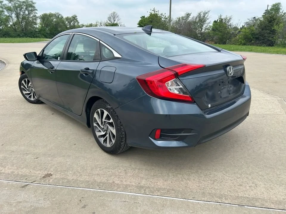 2018 Honda Civic 10th Gen - Image 5 of 8