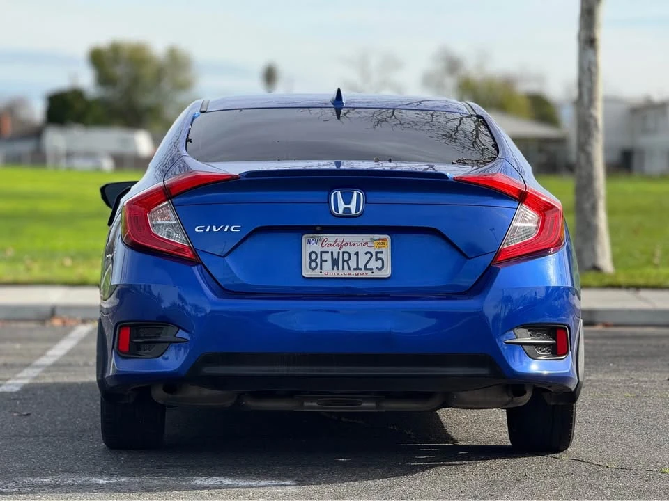 2018 Honda Civic 10th Gen - Image 7 of 17