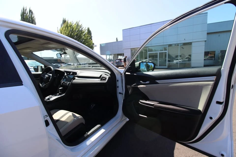 2018 Honda Civic 10th Gen - Image 16 of 19
