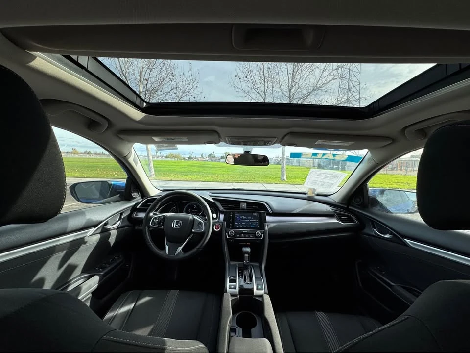 2018 Honda Civic 10th Gen - Image 12 of 17