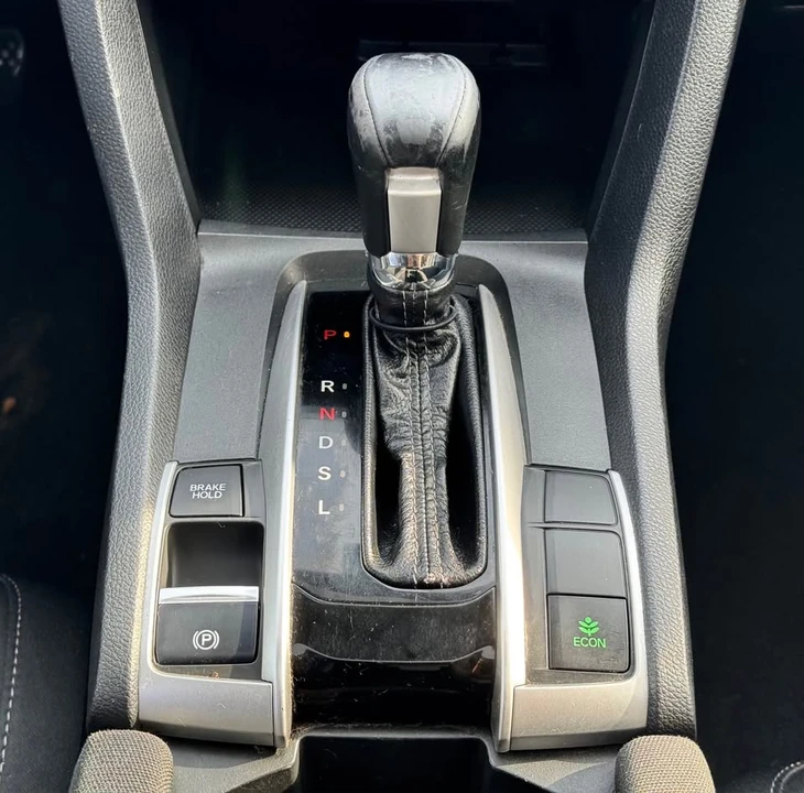 2018 Honda Civic 10th Gen - Image 15 of 17