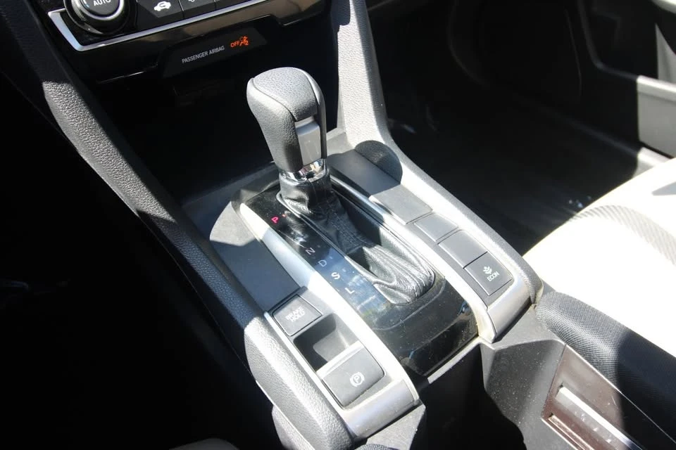 2018 Honda Civic 10th Gen - Image 11 of 19