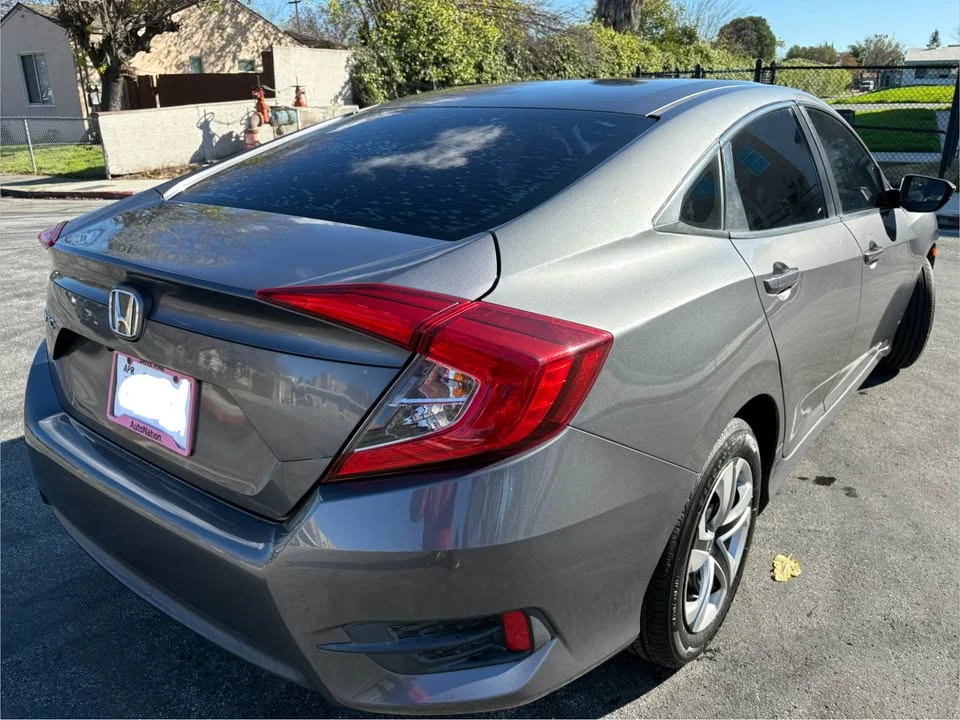2018 Honda Civic 10th Gen - Image 4 of 12