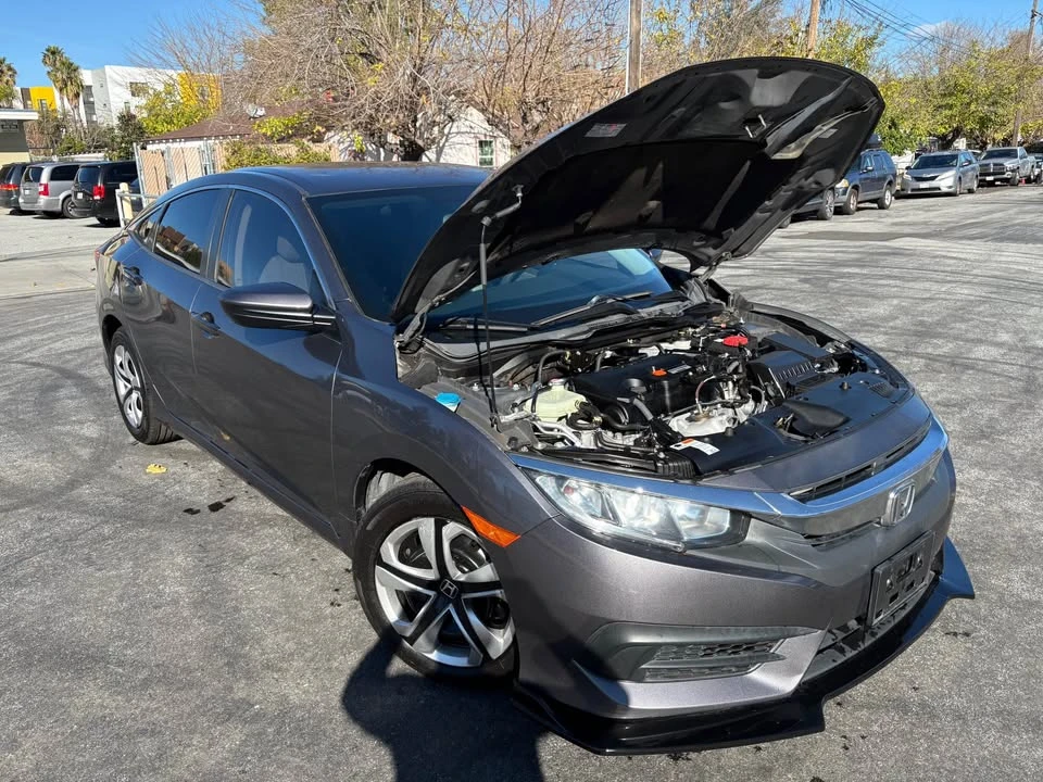 2018 Honda Civic 10th Gen - Image 10 of 12