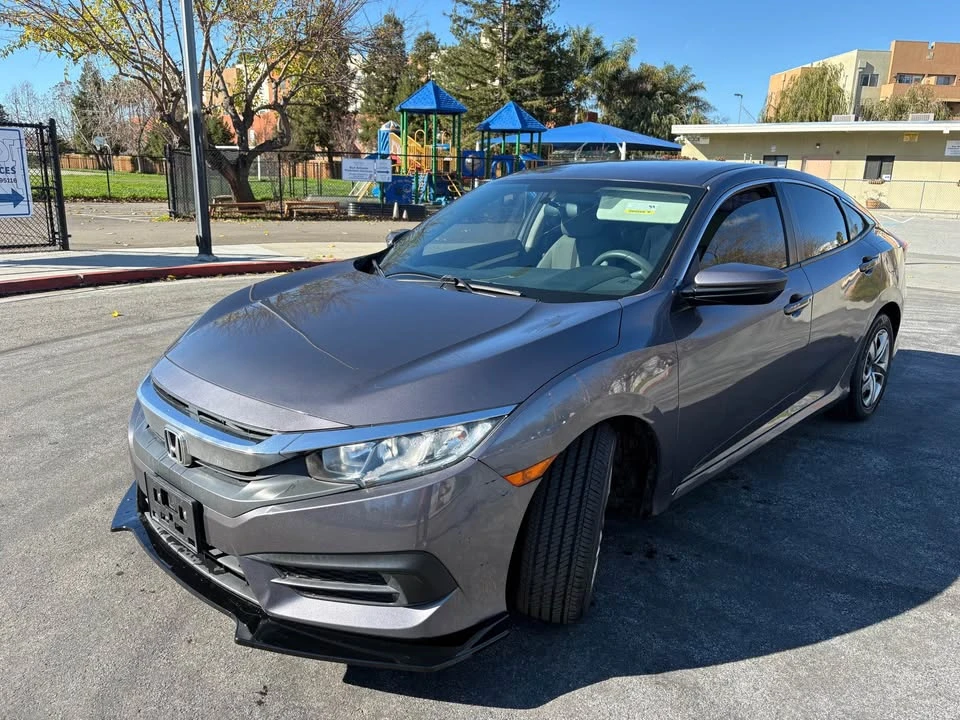 2018 Honda Civic 10th Gen - Image 3 of 12
