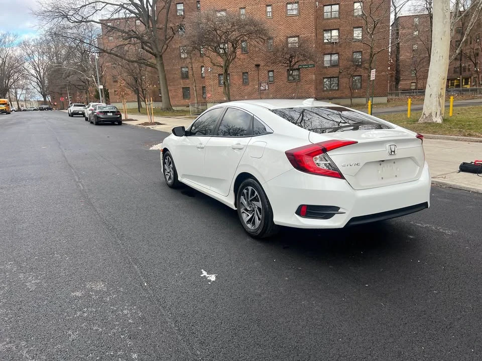 2018 Honda Civic 10th Gen - Image 13 of 16