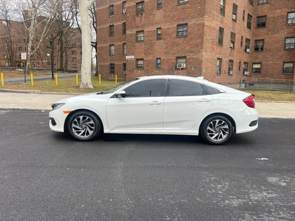 2018 Honda Civic 10th Gen - Image 15 of 16