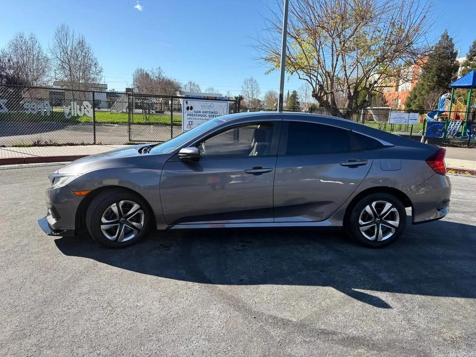 2018 Honda Civic 10th Gen - Image 8 of 12