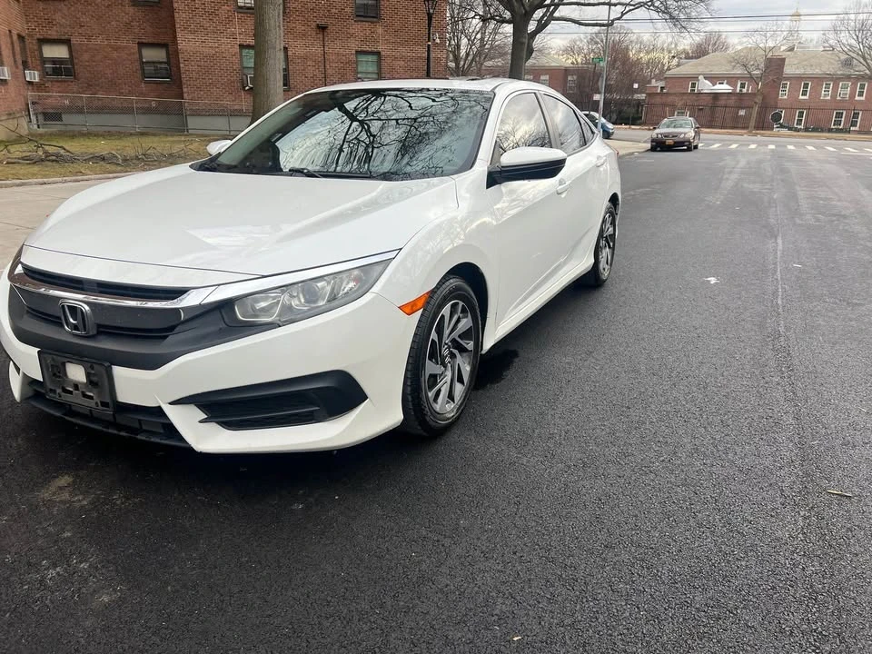 2018 Honda Civic 10th Gen - Image 7 of 16