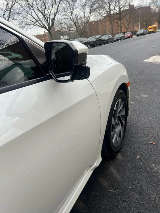 2018 Honda Civic 10th Gen - Image 9 of 16