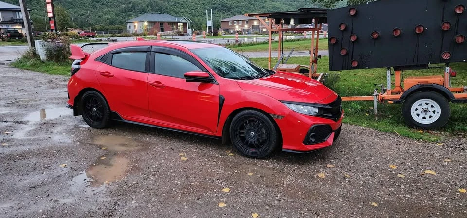 2018 Honda Civic 10th Gen - Image 9 of 11