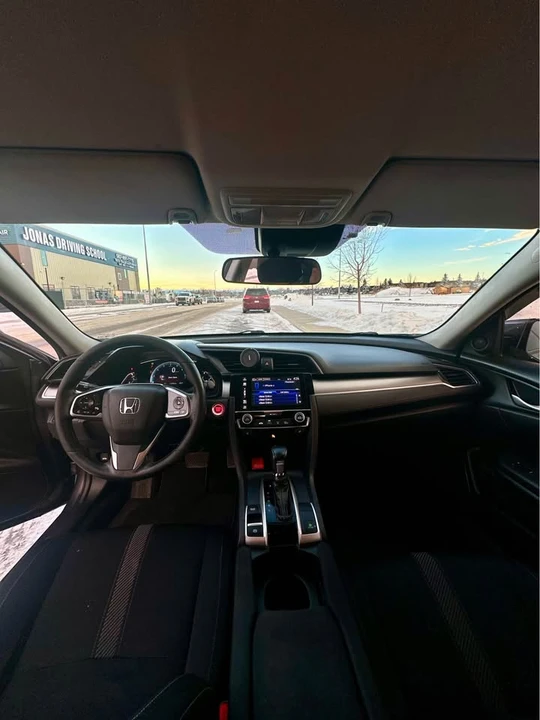 2018 Honda Civic 10th Gen - Image 9 of 13