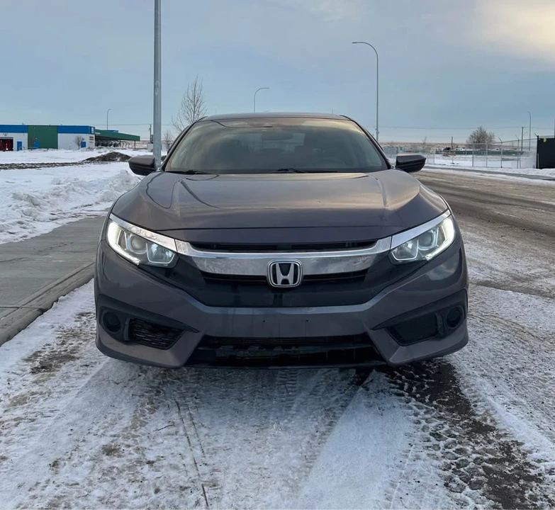 2018 Honda Civic 10th Gen - Image 8 of 13