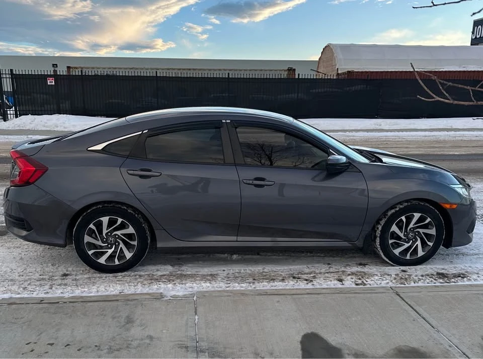 2018 Honda Civic 10th Gen - Image 2 of 13