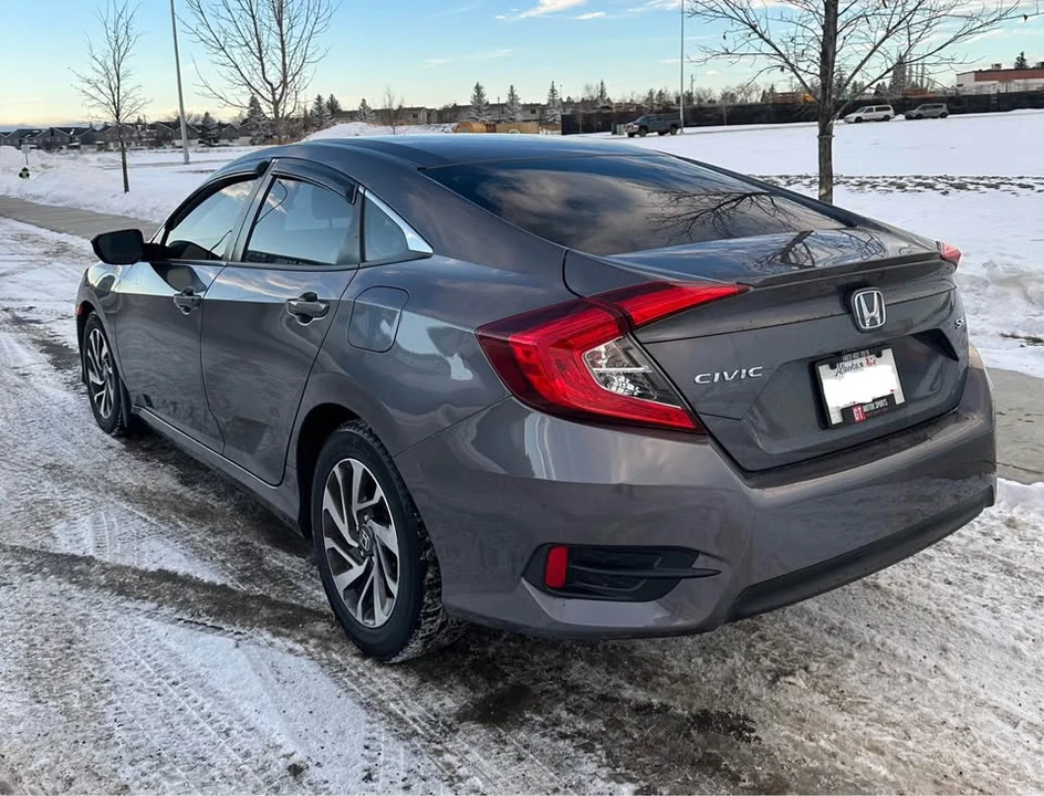 2018 Honda Civic 10th Gen - Image 5 of 13