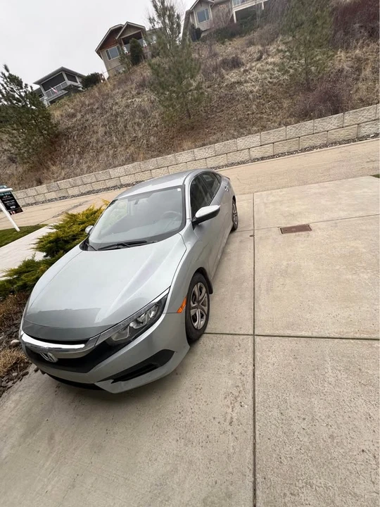 2018 Honda Civic 10th Gen - Image 2 of 7