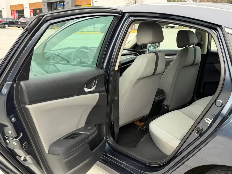 2018 Honda Civic 10th Gen - Image 10 of 19