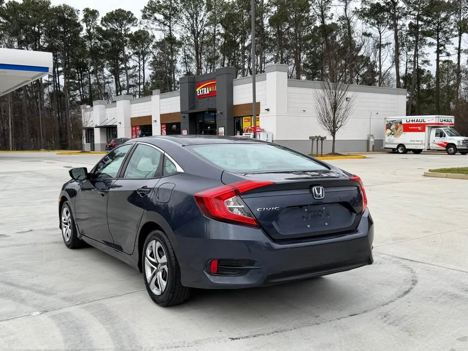 2018 Honda Civic 10th Gen - Image 8 of 19