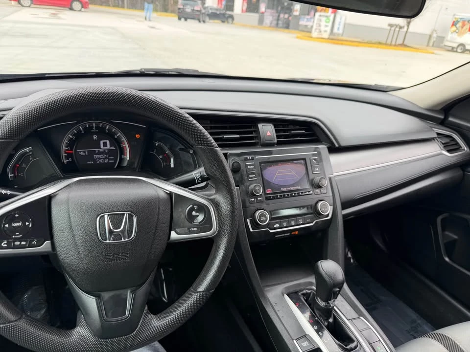 2018 Honda Civic 10th Gen - Image 17 of 19