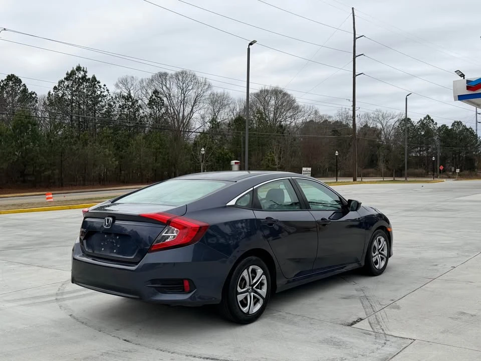 2018 Honda Civic 10th Gen - Image 6 of 19