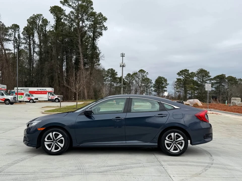 2018 Honda Civic 10th Gen - Image 9 of 19
