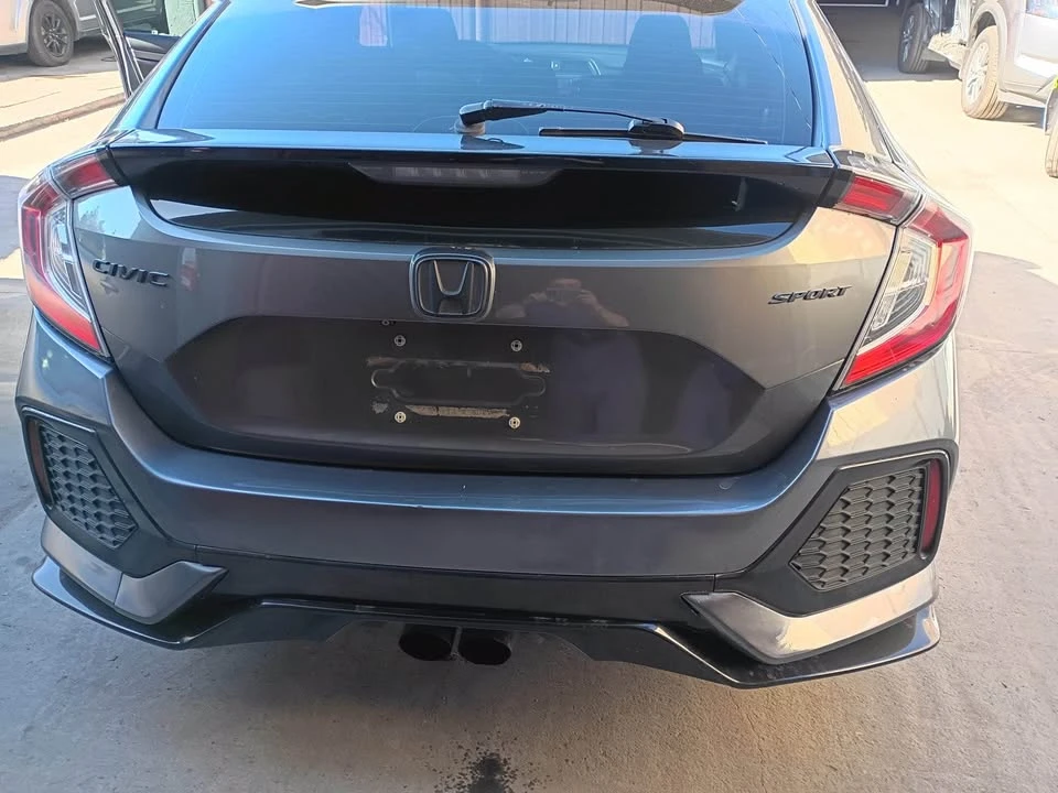 2018 Honda Civic 10th Gen - Image 4 of 9